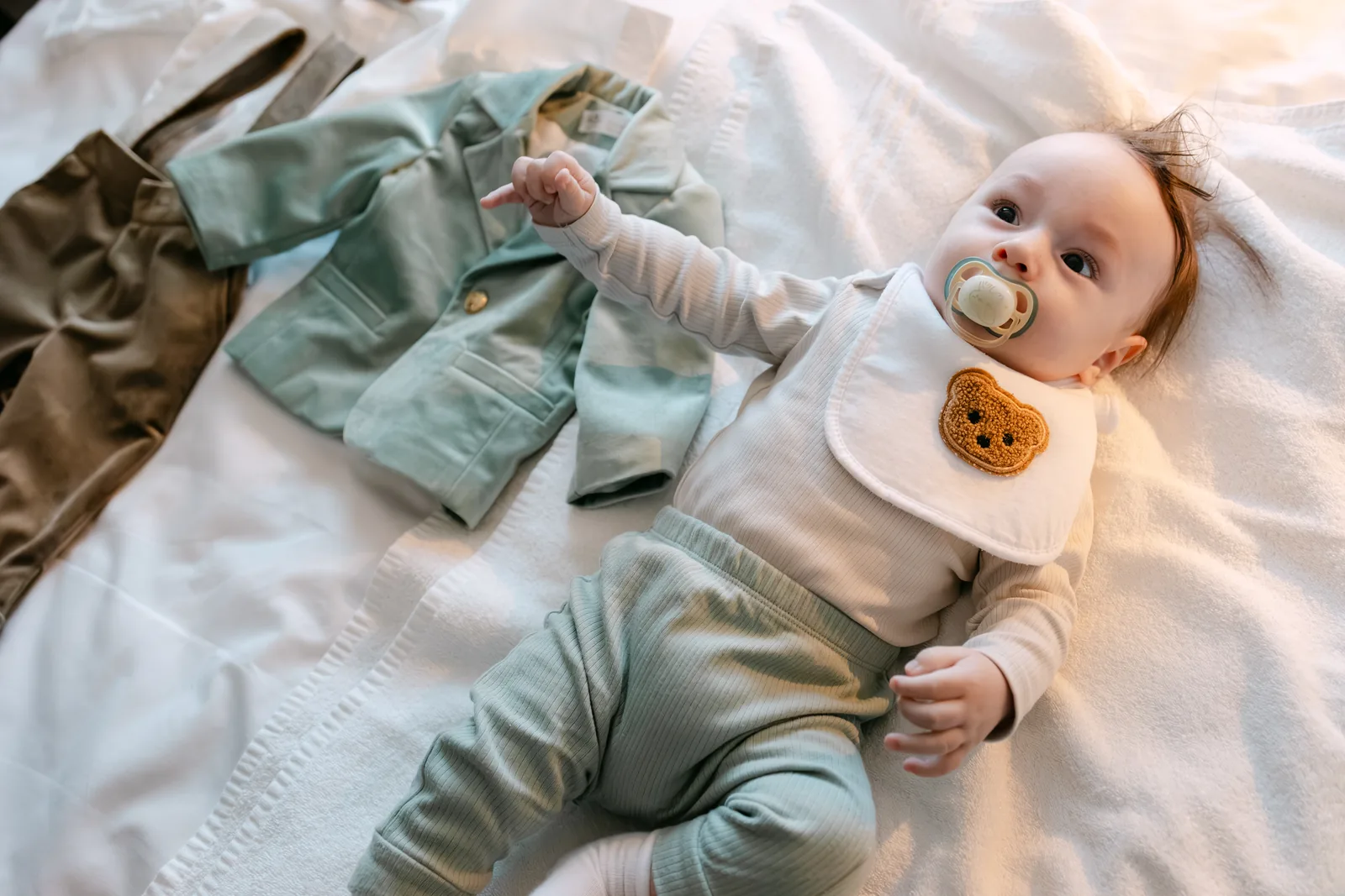 Botezul lui Marc — botez marc radisson blu cluj marc pat hainute pregatiri — fotograf botez