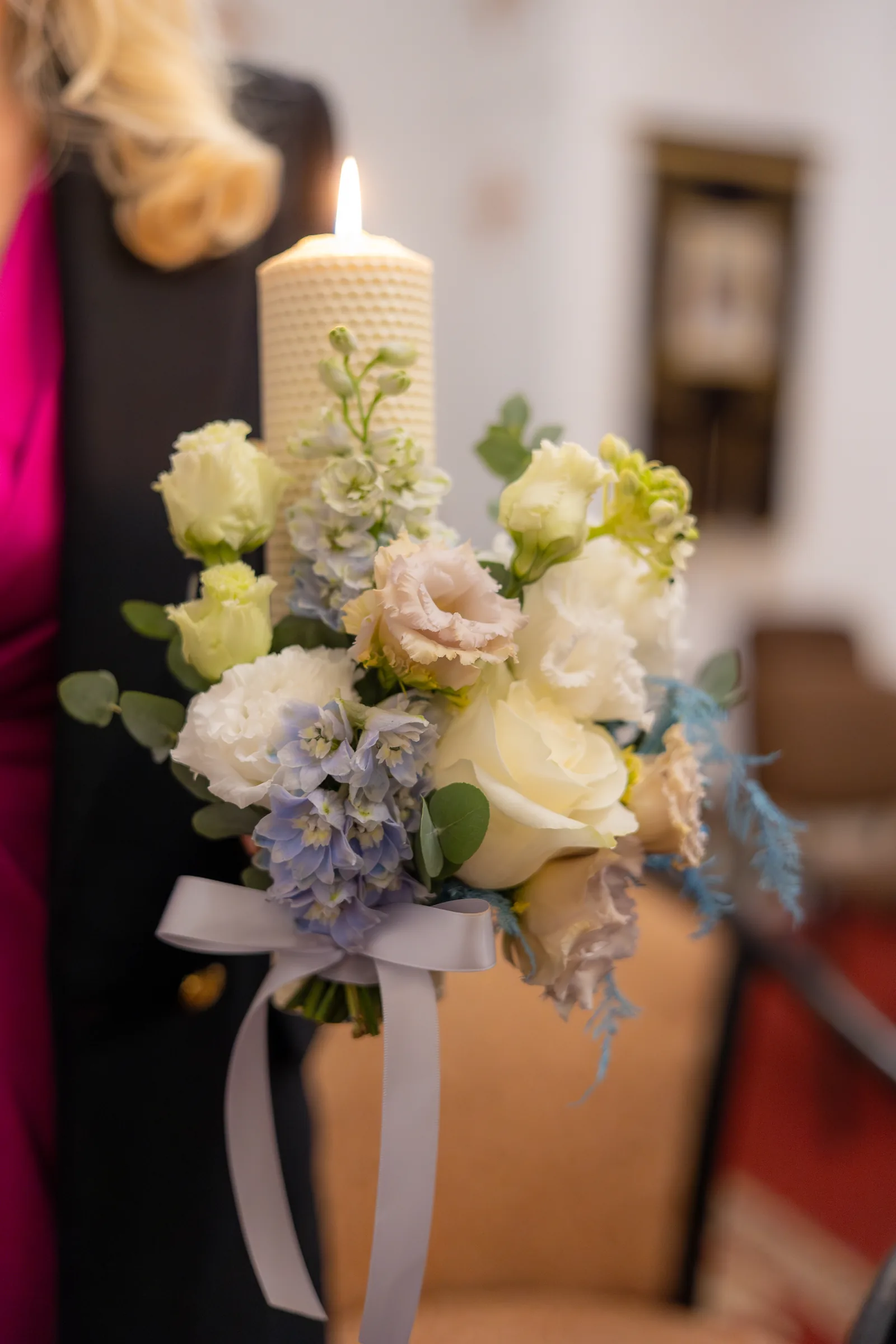 Botezul lui Mark — botez vibre ce lavie cluj lumanare fagure buchet bleu alb detaliu — fotograf botez