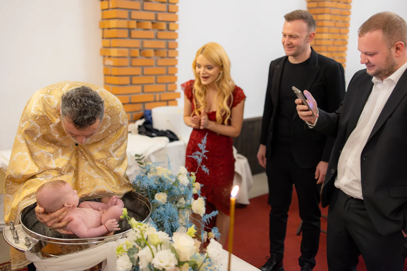 Botezul lui Mark — botez vibre ce lavie cluj scufundare cristelnita mama socata — fotograf botez