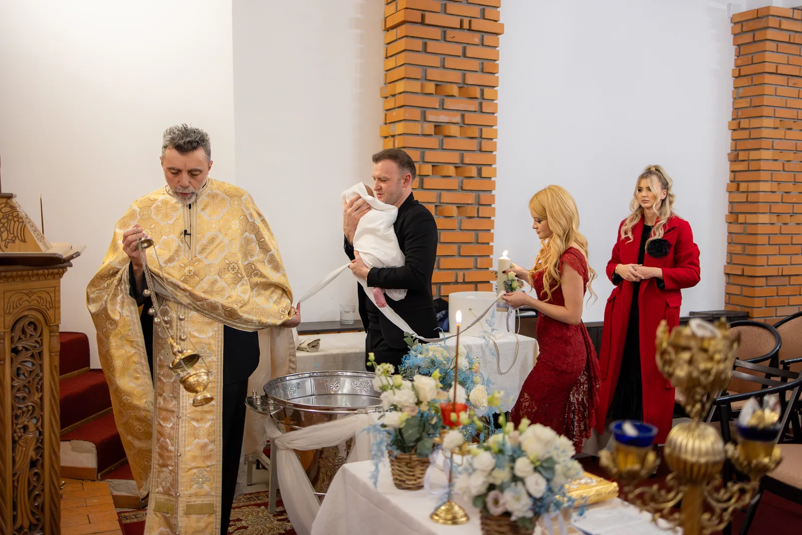 Botezul lui Mark — botez vibre ce lavie cluj high angle ungere doua nase rosii — fotograf botez