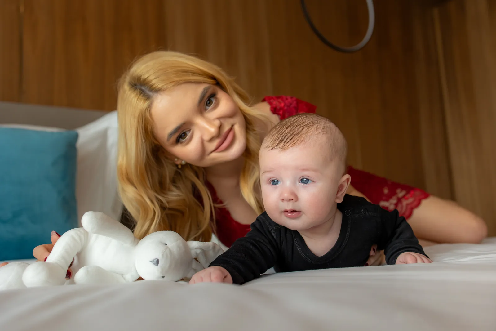 Botezul lui Mark — botez vibre ce lavie cluj mama mark iepuras pat hotel — fotograf botez