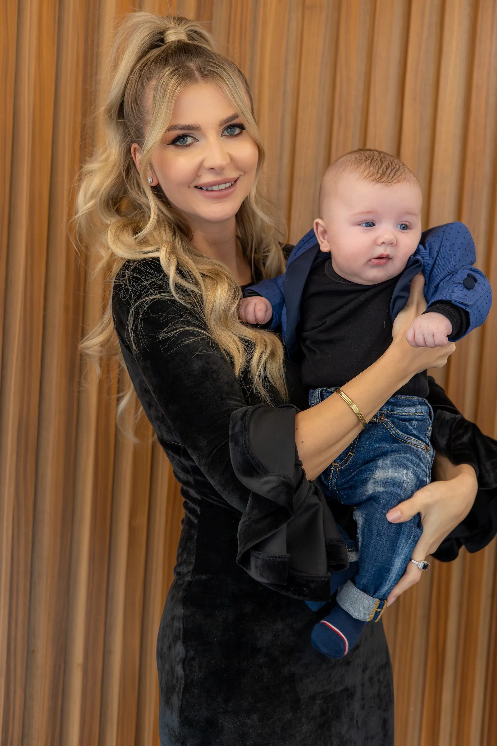 Botezul lui Mark — botez vibre ce lavie cluj mama mark par cascada lambriu — fotograf botez