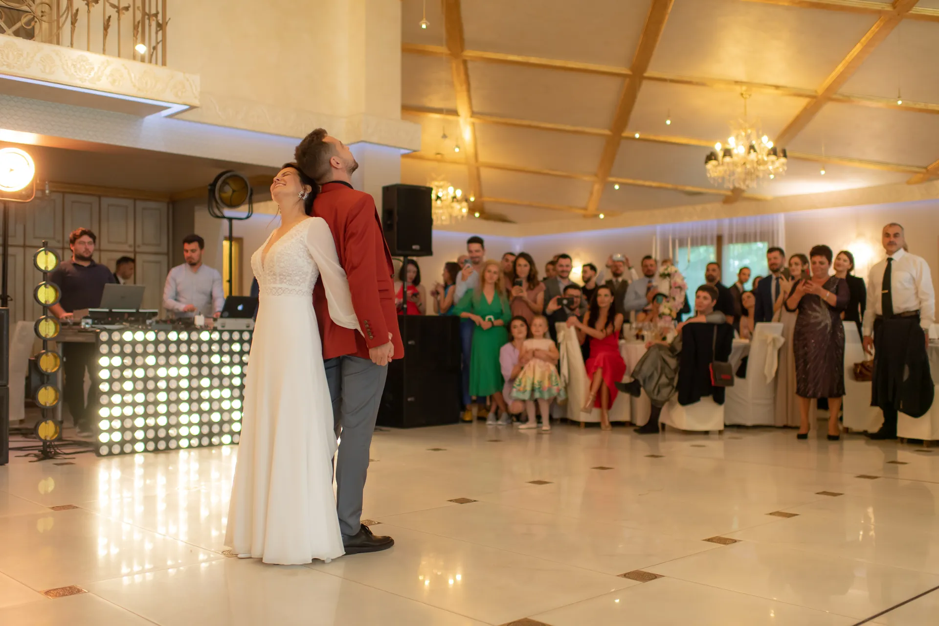 Mery & Gabriel — nunta da vinci cluj primul dans back to back — fotograf nuntă