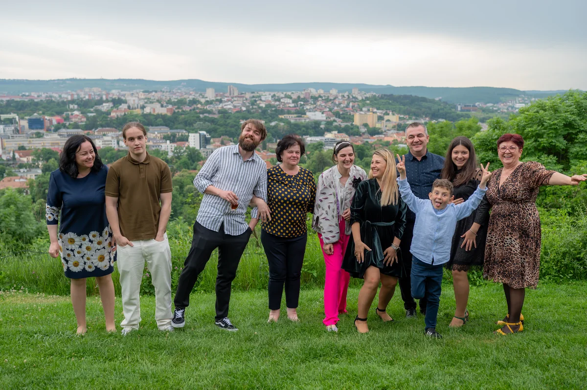 Invitați la botez pe Dealul Cetățuia, cu panorama orașului Cluj-Napoca întinsă în spate