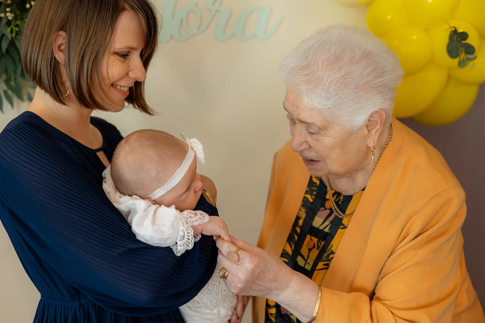 Botezul Norei — botez doubletree hilton cluj nora mama strabunica generatii — fotograf botez