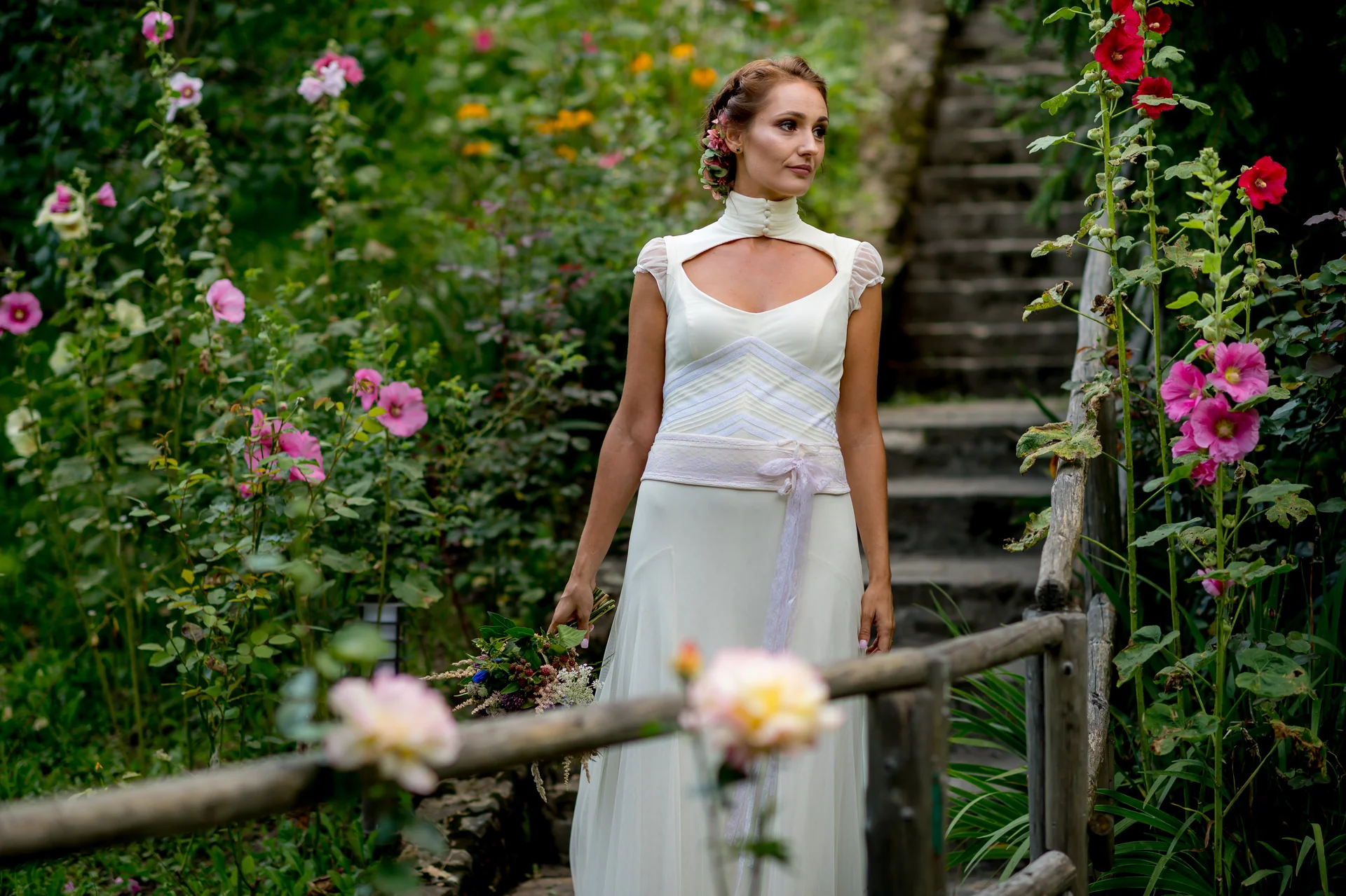 Raluca & Arnau — nunta hadar chalet apuseni ceremonie aer liber invitati spanioli romani chalet — fotograf nuntă