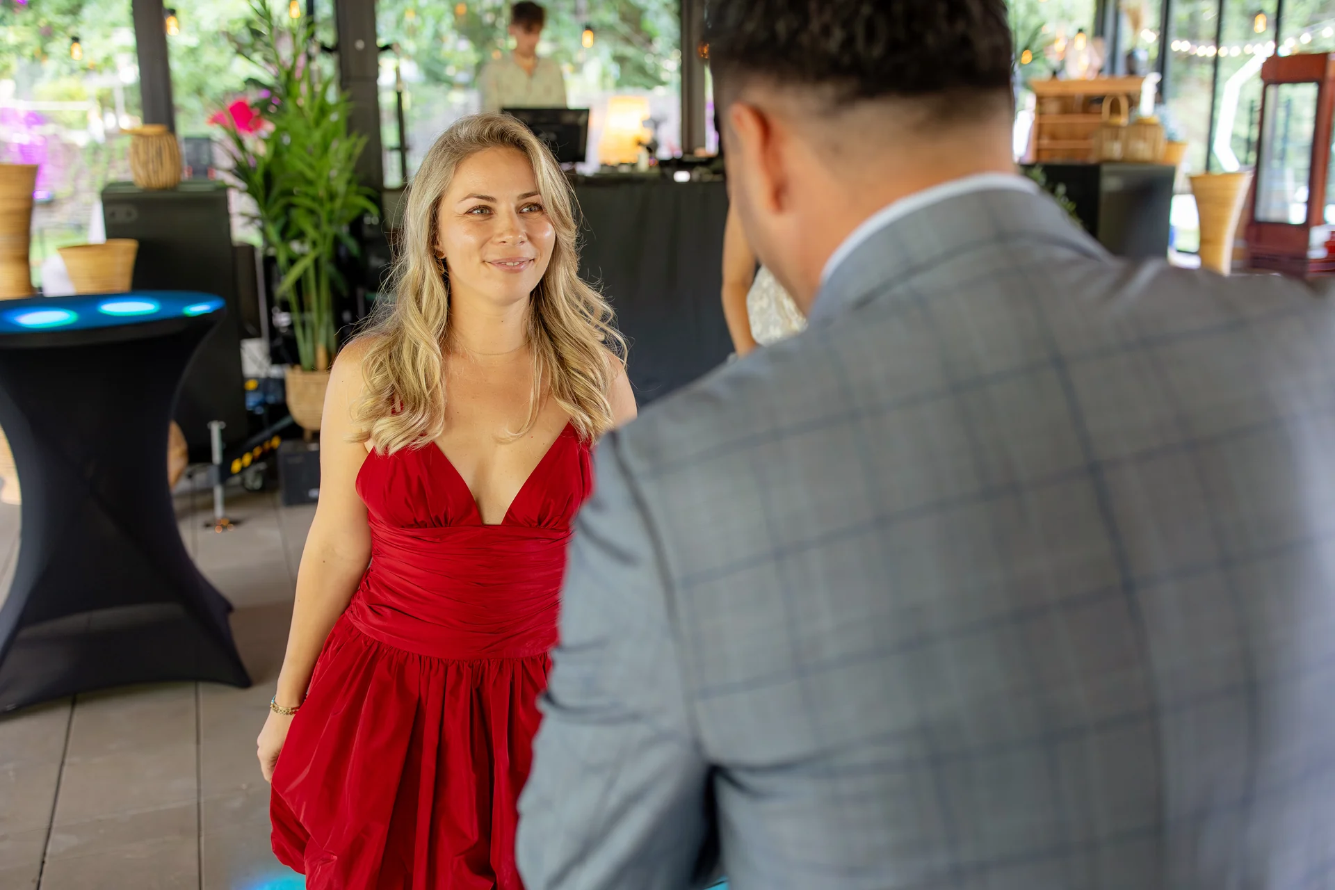 Raluca & Flo — nunta wild garden cluj discursuri emotie invitati aplauze candid — fotograf nuntă