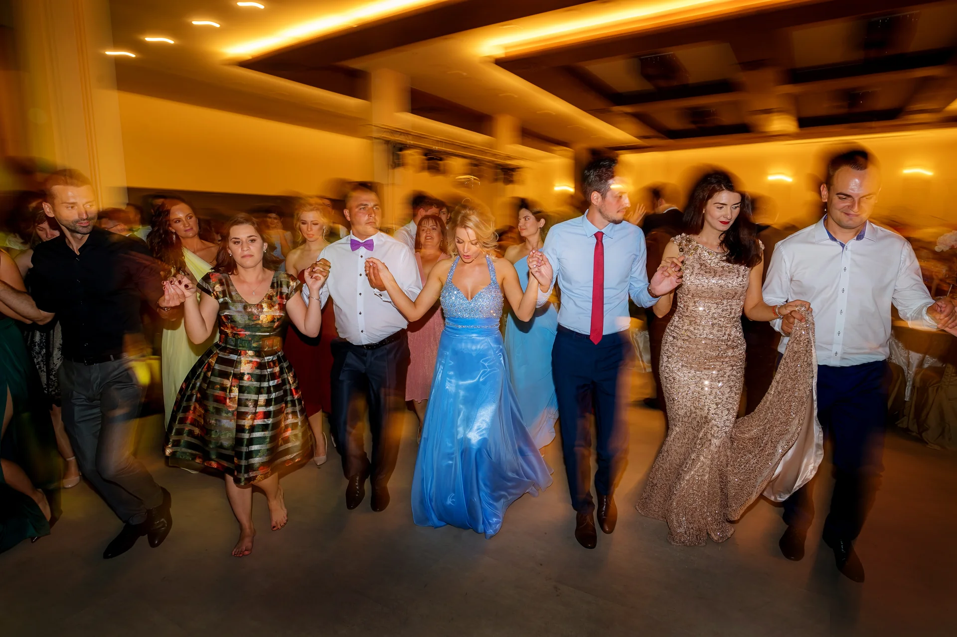 Ramona & Tudor — nunta grand hotel napoca cluj miri moment intim dans lent noapte grand hotel — fotograf nuntă