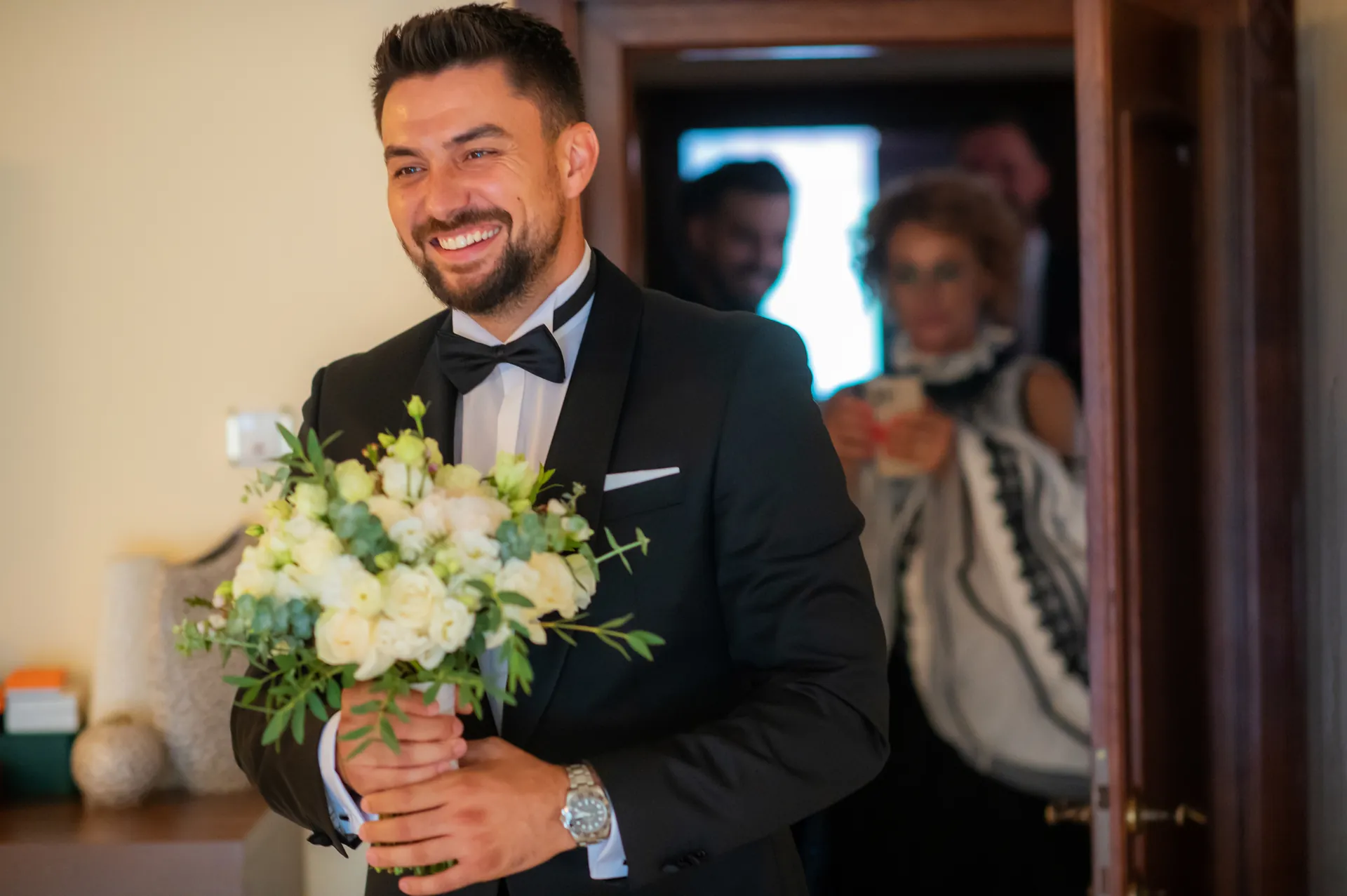 Rebeca & Razvan — nunta esedra satu mare mire buchet usa zambet — fotograf nuntă