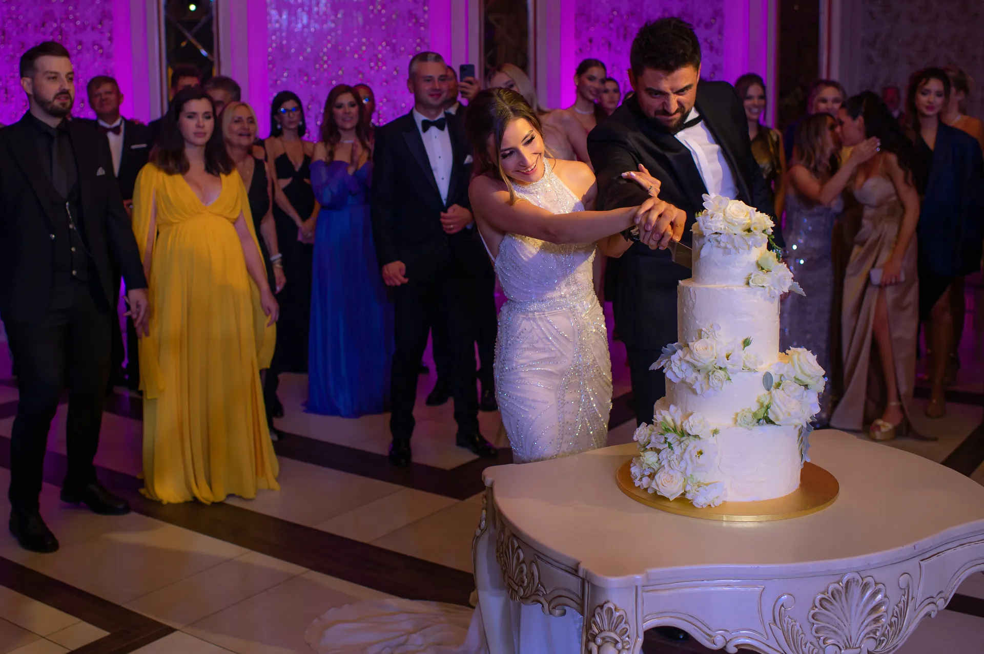 Rebeca & Razvan — nunta esedra satu mare taiere tort mirii invitati — fotograf nuntă