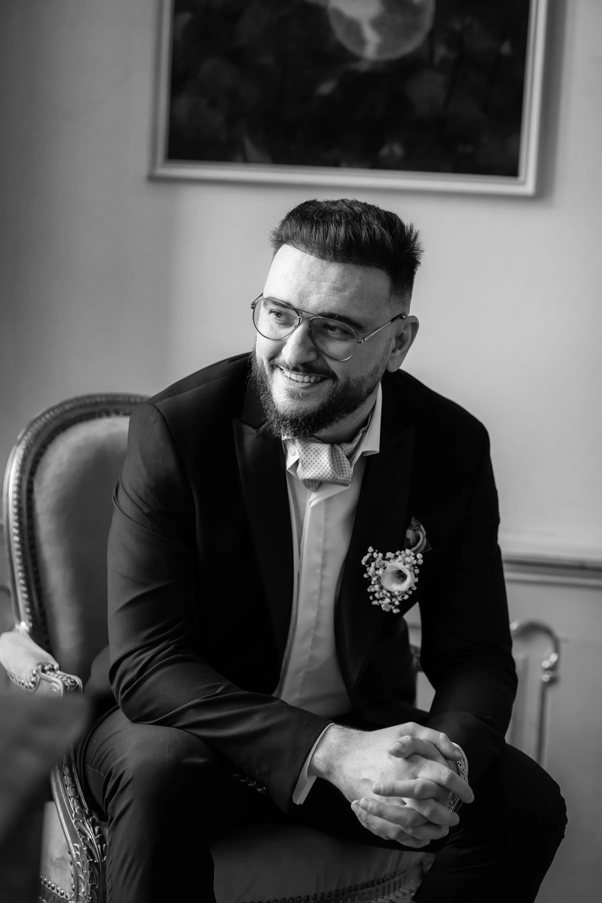 Roxana & Radu — nunta clujana festa cluj mire portret pregatire bw — fotograf nuntă