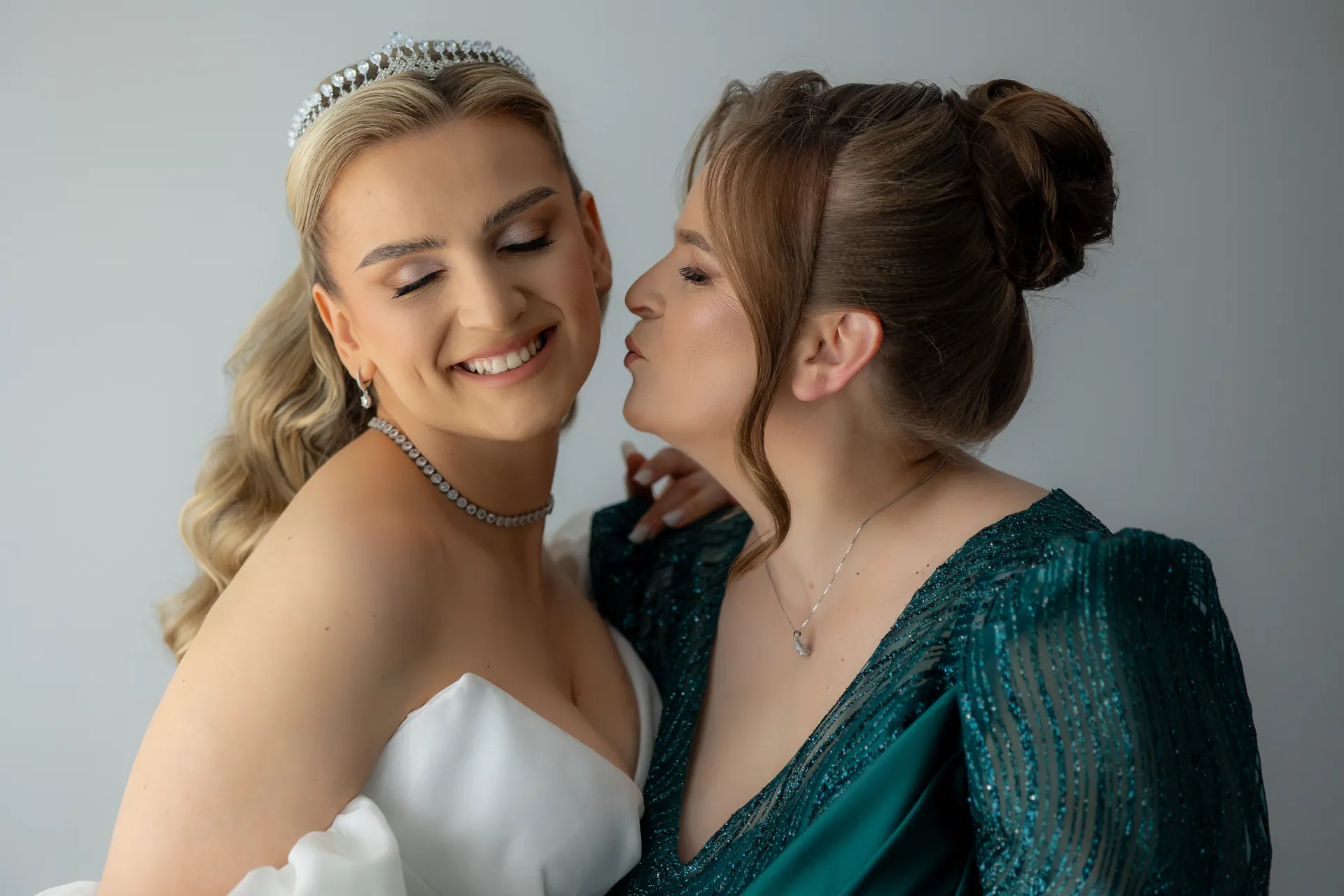 Roxana & Radu — nunta clujana festa cluj mireasa domnisoara sarut — fotograf nuntă