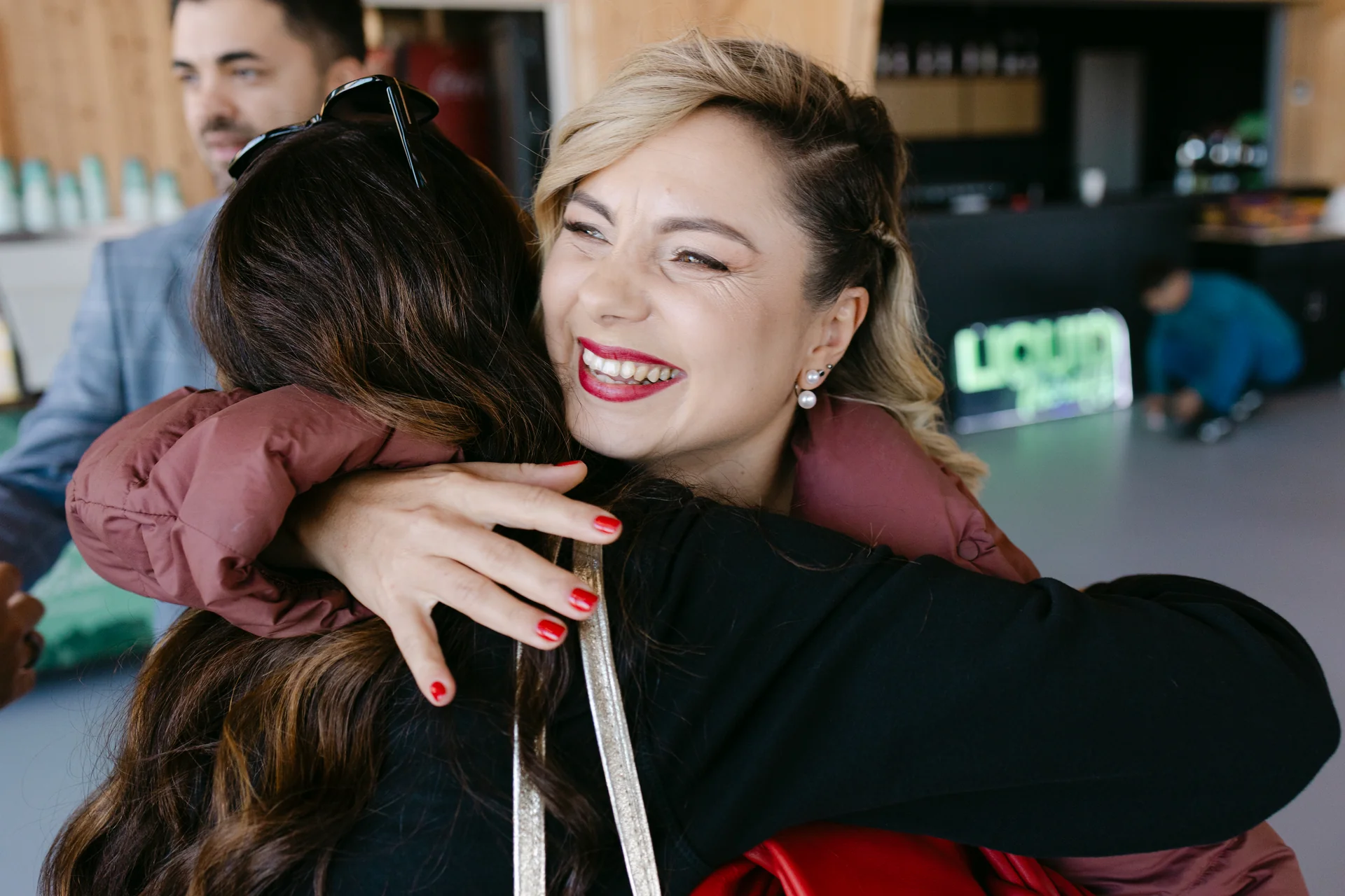 Sabina & Nicu — nunta the barn gheorgheni cluj detaliu rochie mireasa pregatire eleganta — fotograf nuntă