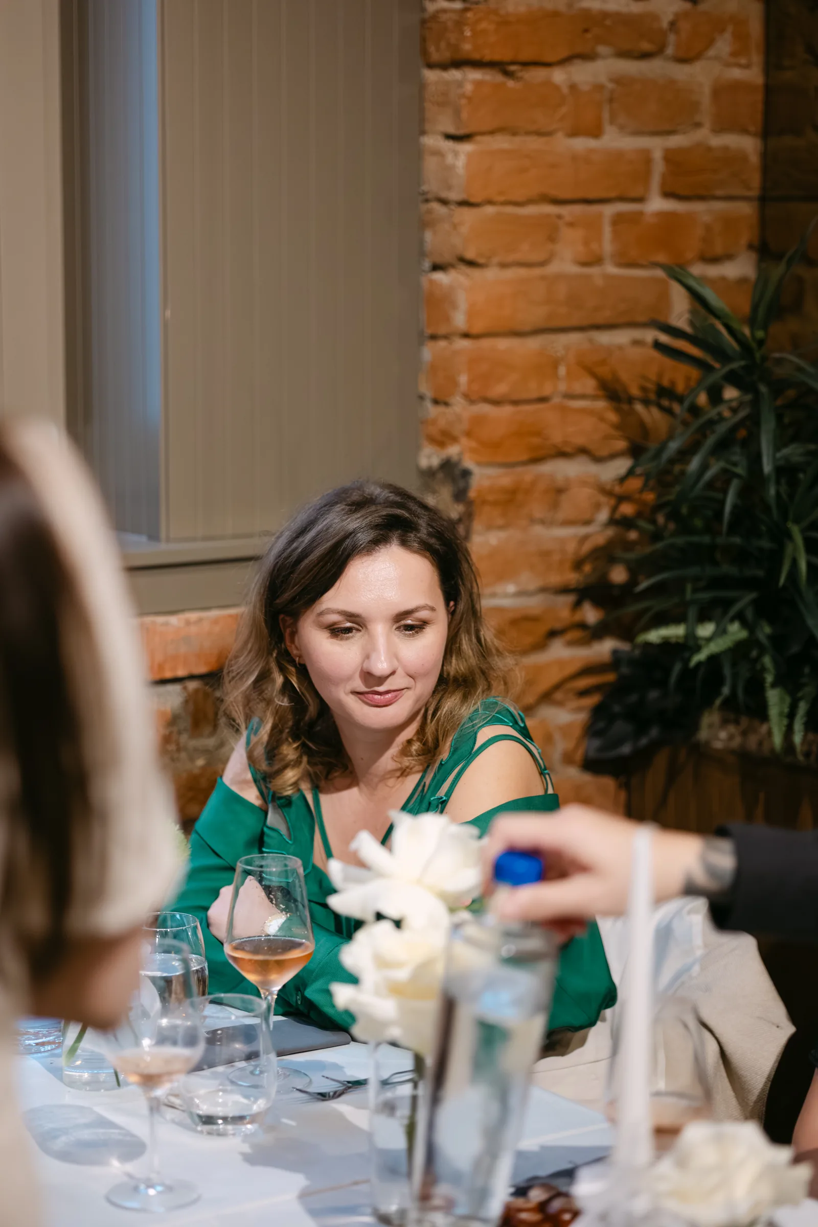 Botezul Sarei — botez sara kupaj cluj napoca invitata verde caramida plante — fotograf botez