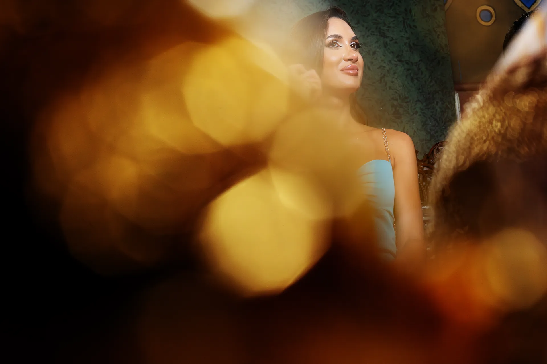 Sorina & Gicu — nunta brasov invitat bokeh lumanari aurii atmosfera — fotograf nuntă