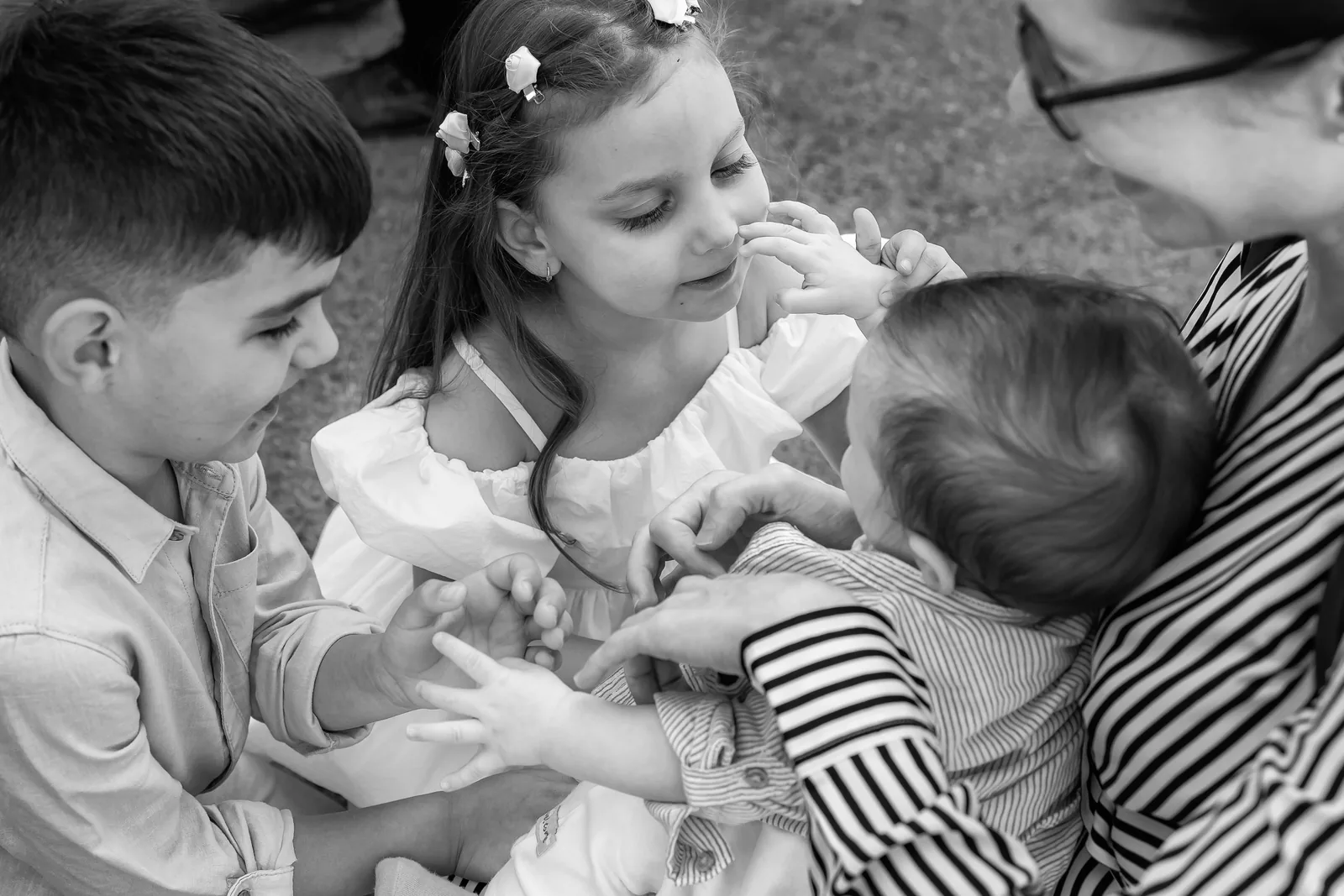 Botezul lui Ștefan — botez 1568 bistro cluj bw copii curiosi stefan — fotograf botez