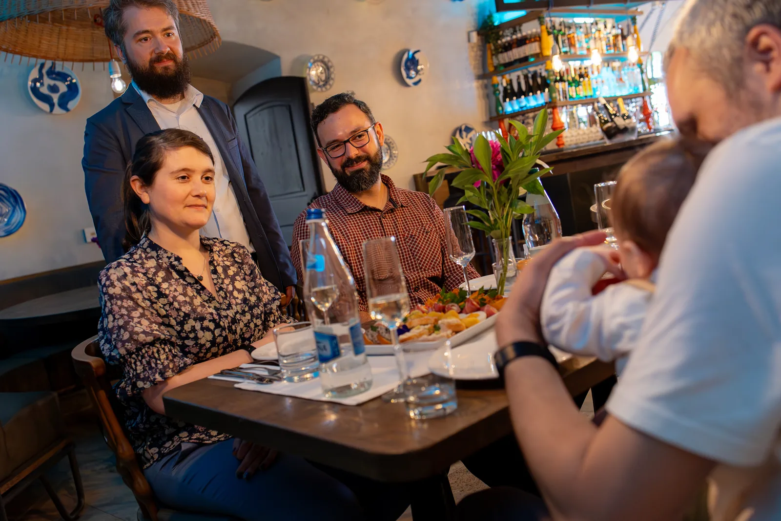Botezul lui Ștefan — botez 1568 bistro cluj 1568 bar farfurii albastre arcada signature — fotograf botez