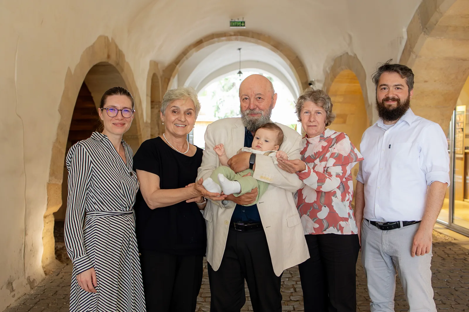 Botezul lui Ștefan — botez 1568 bistro cluj portret multi generational arcade final — fotograf botez
