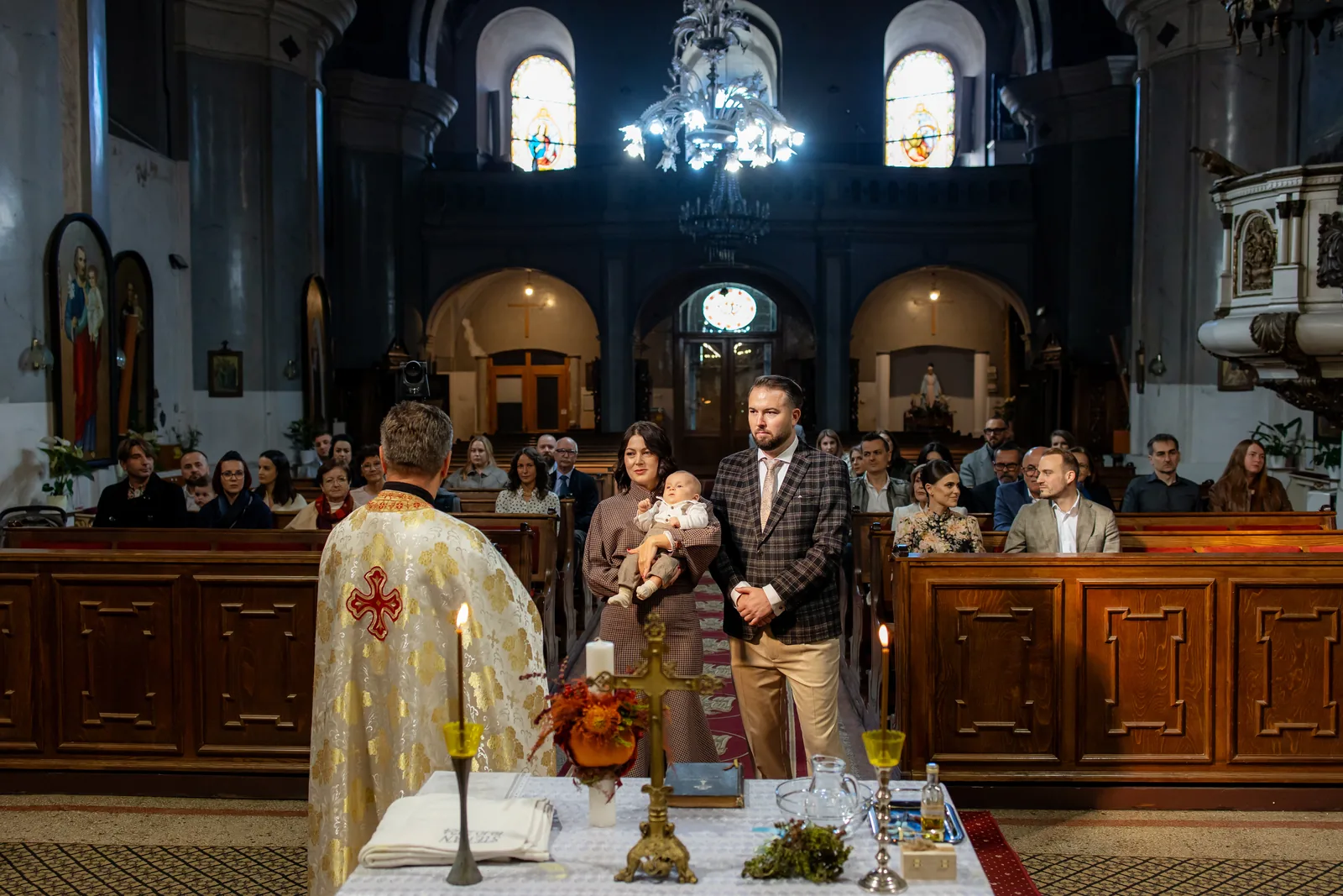 Cum lucrăm într-o biserică — fără să se observe că suntem acolo