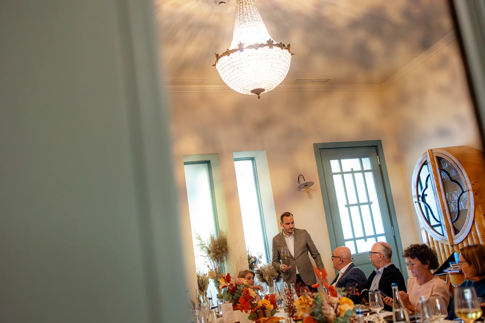 Botezul lui Ștefan — botez casa boema cluj stefan wide sala boema candelabru cristal boiserie — fotograf botez