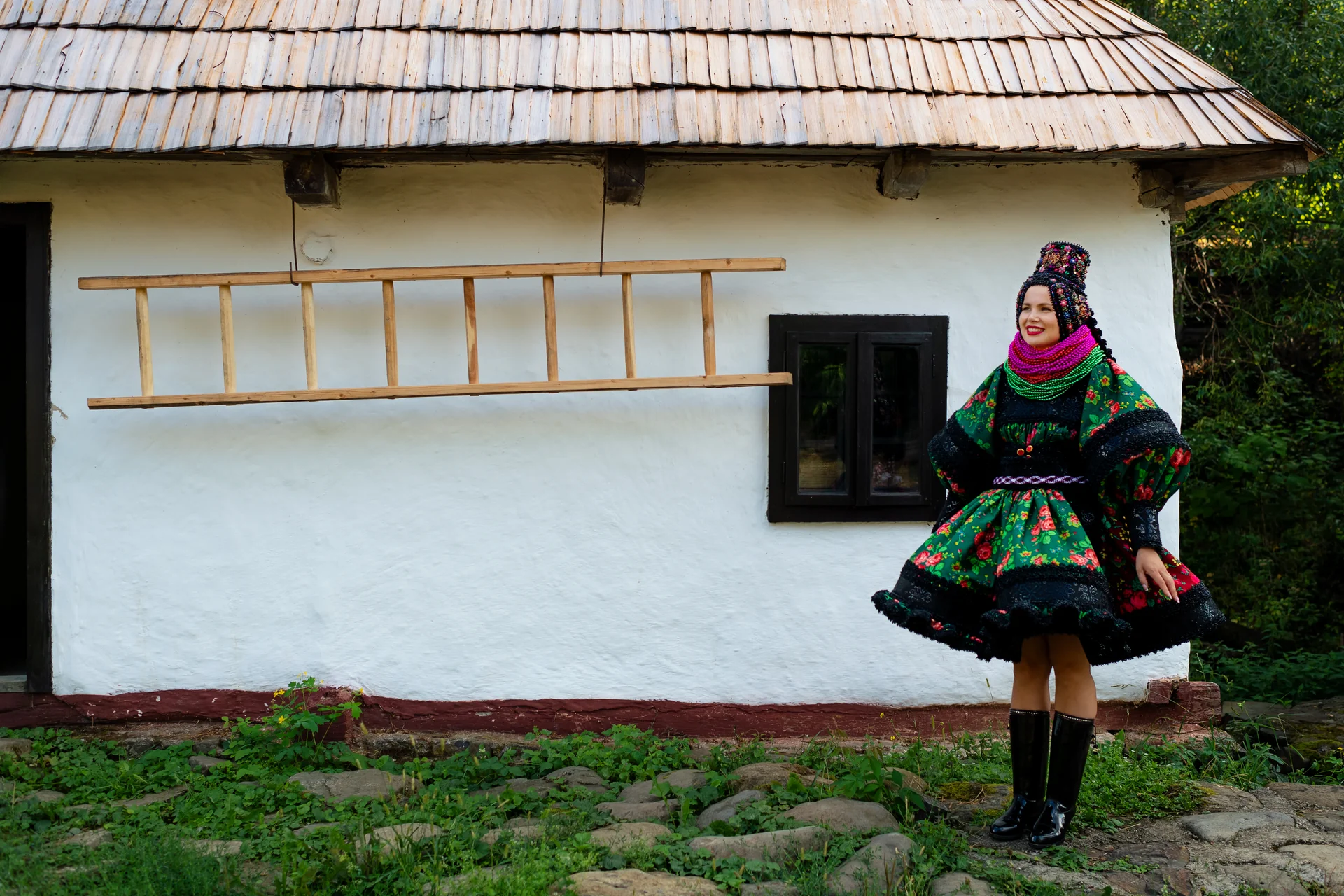 Vicky & Dimitri — nunta tarsolt negresti oas tradițional muzeul satului negresti oas mireasa port popular osenesc casa traditionala — fotograf nuntă
