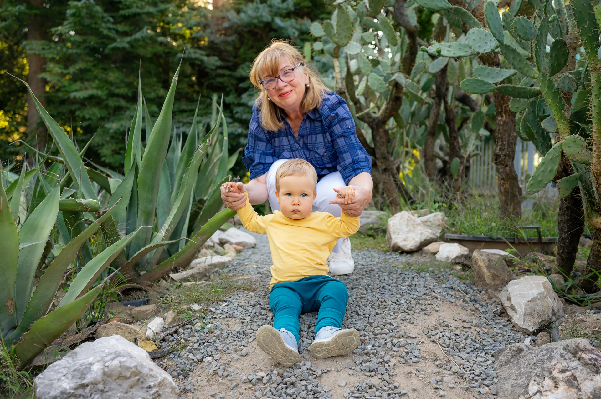 Vlăduț & bunica — familie vladut bunica cluj 13 — fotograf familie